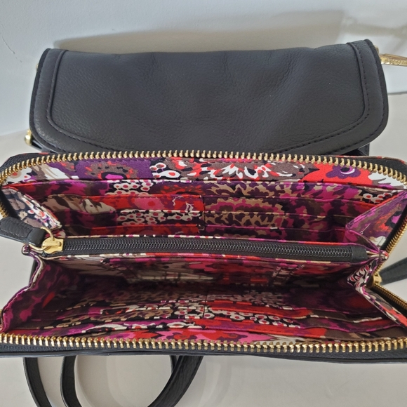 VERA BRADLEY Black Leather Crossbody Zip Wallet Handbag Floral Lining Pockets A+ - Picture 13 of 16